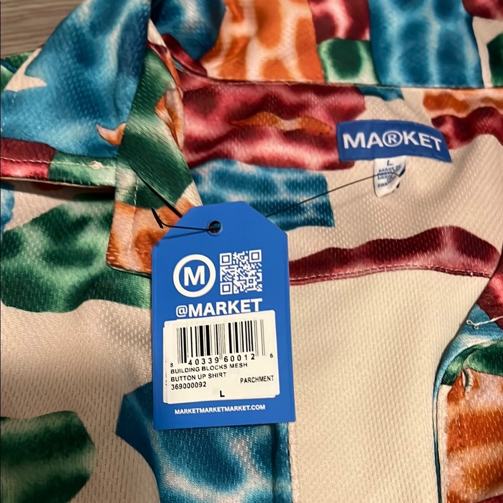 Colorful Geometric Button-Up Shirt - Picture 2 of 7
